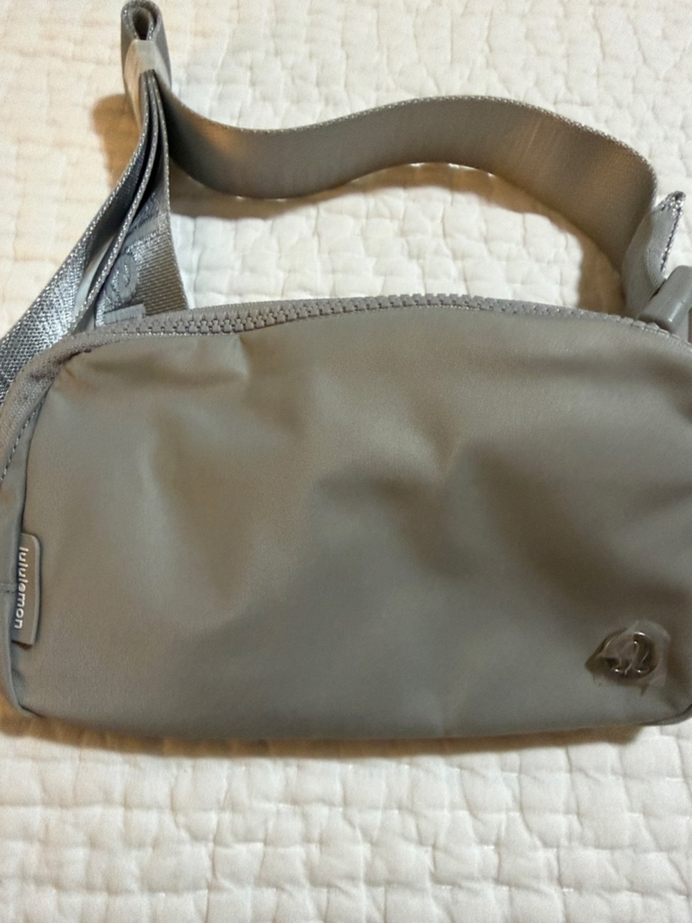 lululemon athletica Gray Sling Belt Bag - Neutral Crossbody - Picture 3 of 4